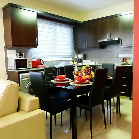 Luxury City Center דירה לרנקה